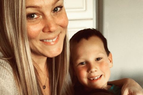 Katie Reynders and her children