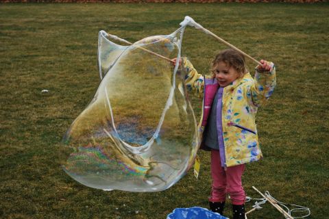 A child playing at the workshop hosted in Peachland