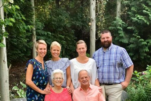 (From left to right): Back row: Jacqueline, Jillian, Leah, Jeremy. Front row: Leona and Jack