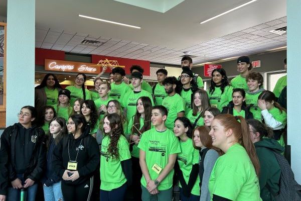 group photo with many participants at the 2023 Spaghetti Bridge Building Contest