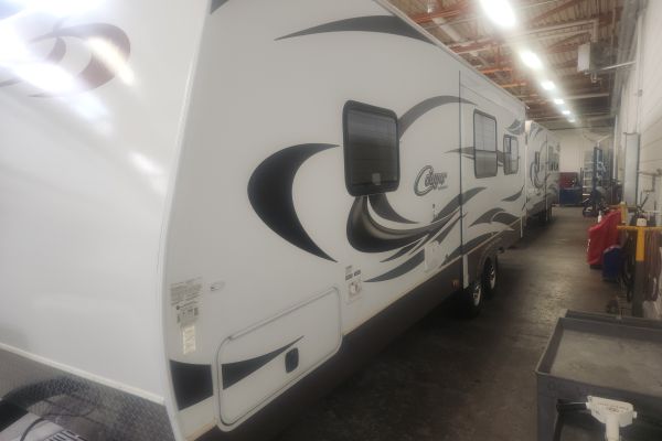 2012 Keystone Cougar 25RLS Travel Trailer - Photo 3