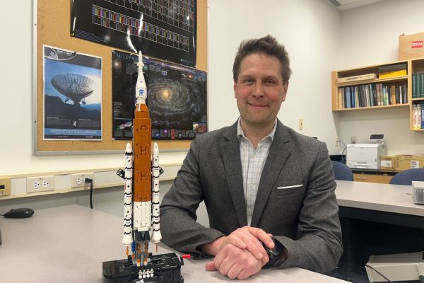 Dr. Richard Federley, a chemistry professor 