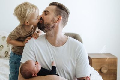 Image of Kelly Loudoun with his two young sons.