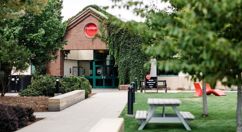 Outdoor courtyard with picnic bench on the Penticton campus